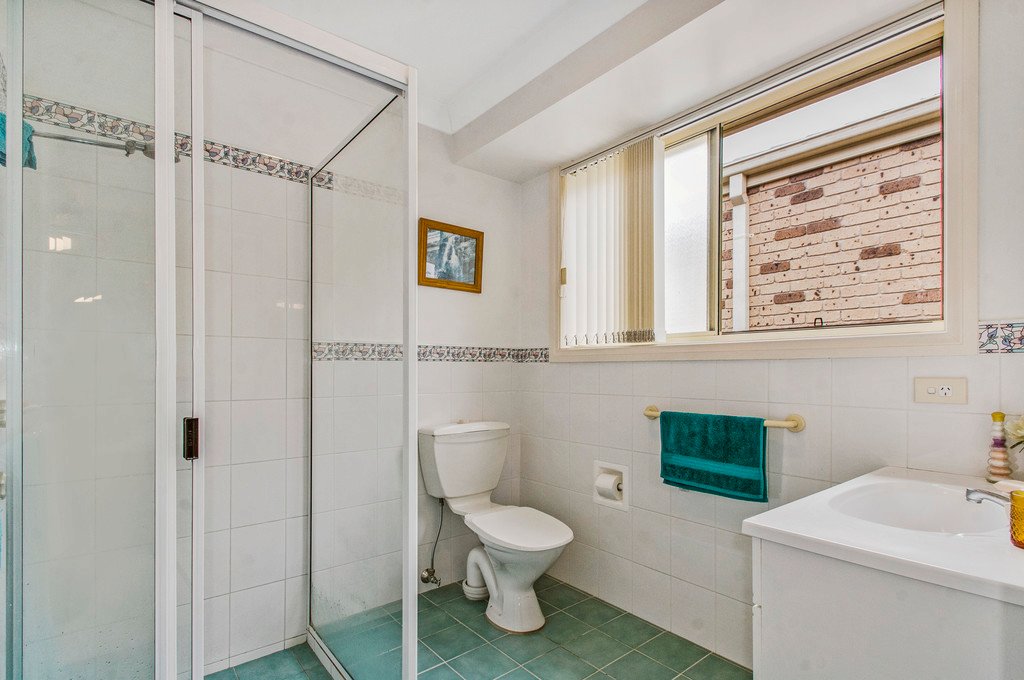 8 Ellerslie Crescent LAKEWOOD 5