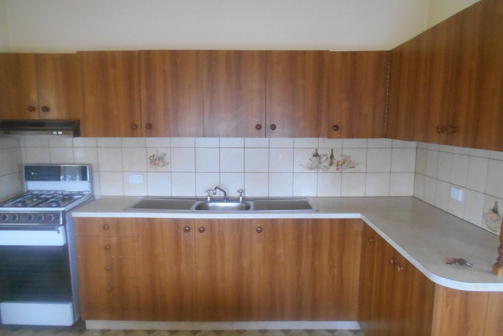 8 Elphick Street TUMUT 4