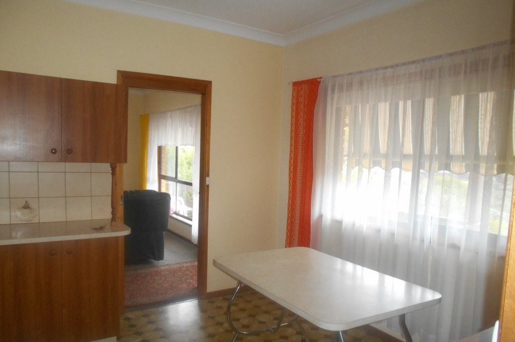 8 Elphick Street TUMUT 6