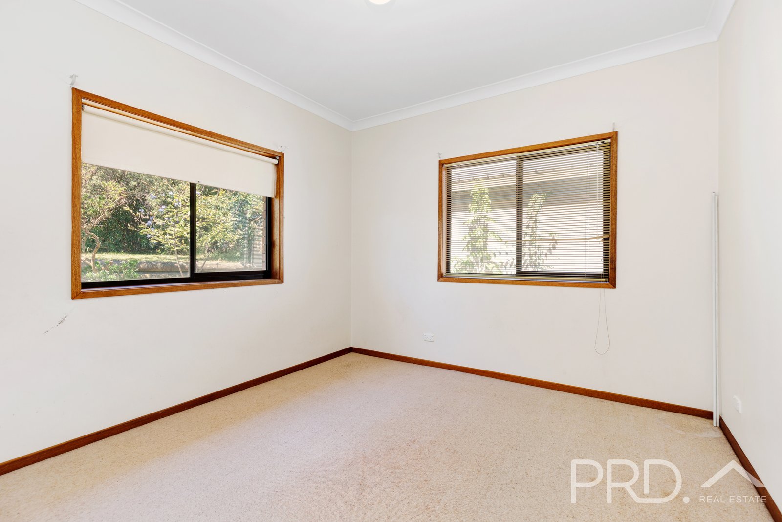 8 Elphick Street TUMUT 12