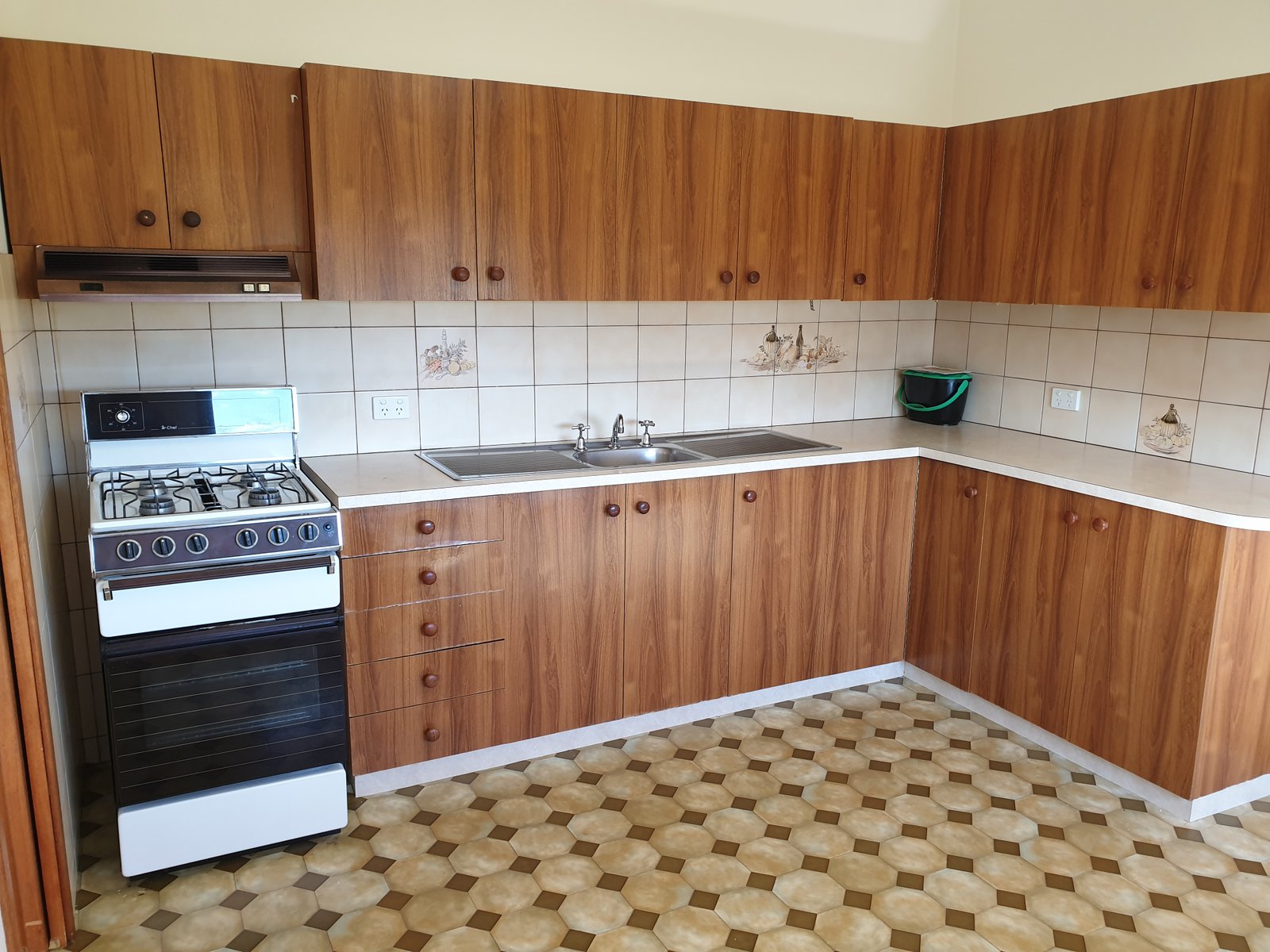 8 Elphick Street TUMUT 6