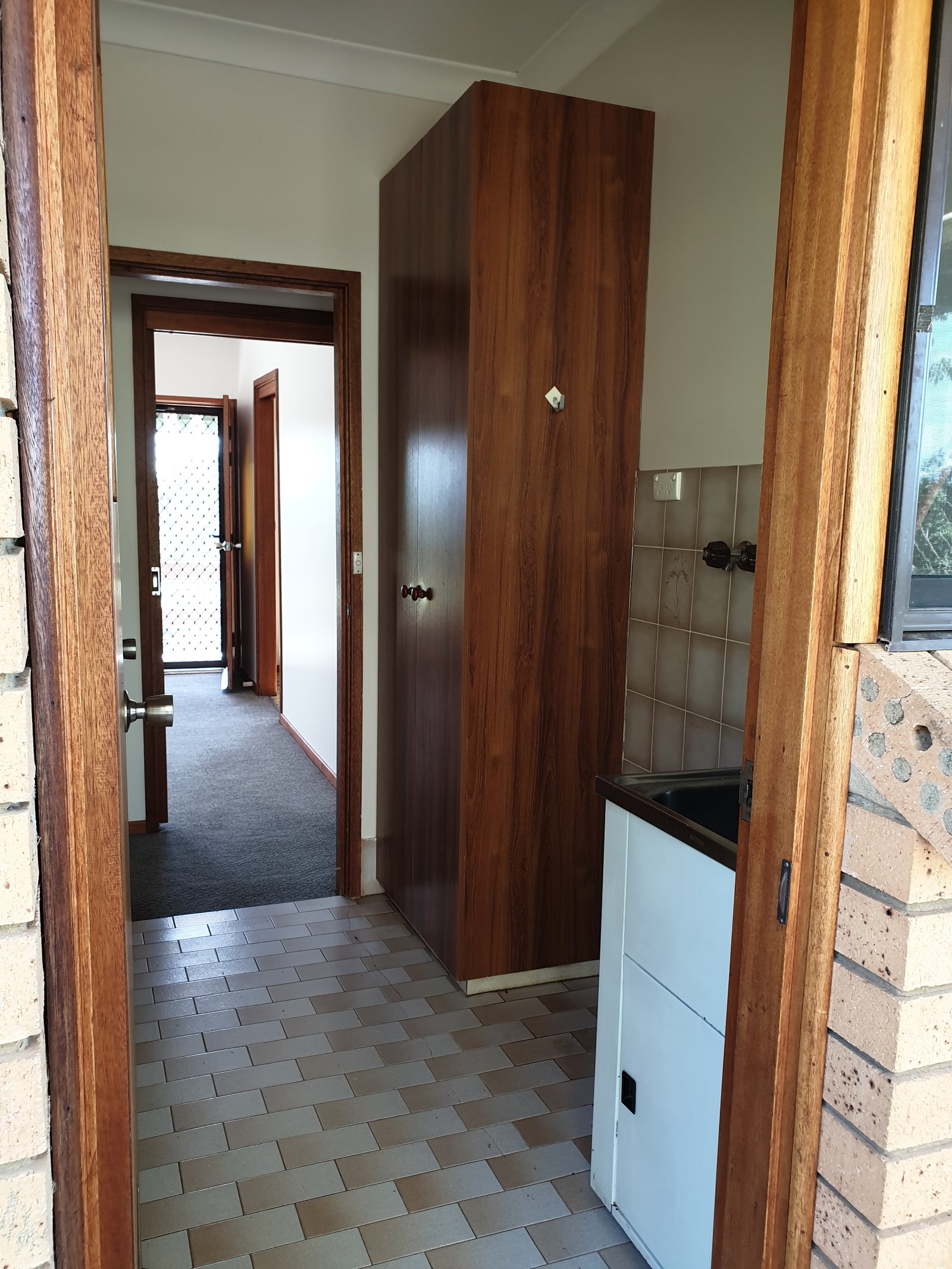 8 Elphick Street TUMUT 14