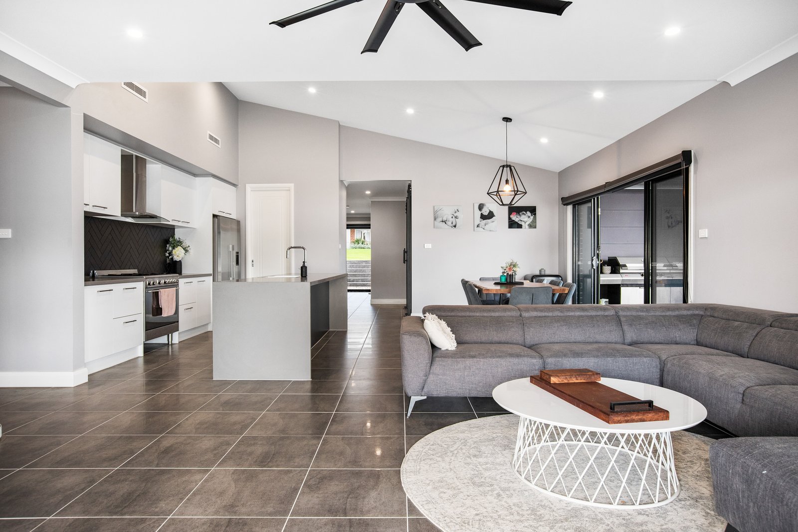 8 Emerton Road NORTH ROTHBURY 3