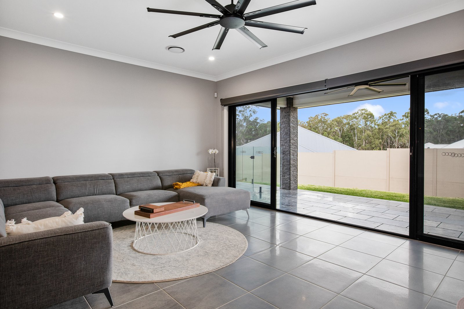 8 Emerton Road NORTH ROTHBURY 4