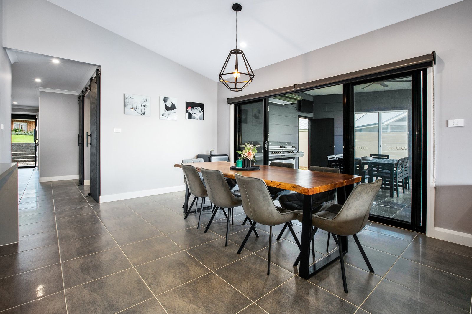 8 Emerton Road NORTH ROTHBURY 6