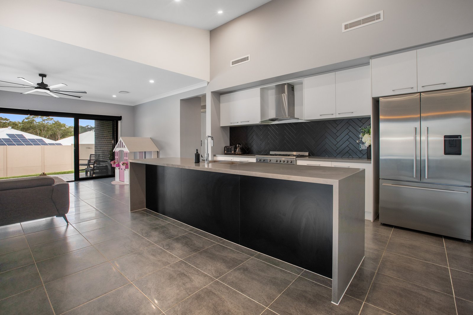 8 Emerton Road NORTH ROTHBURY 7