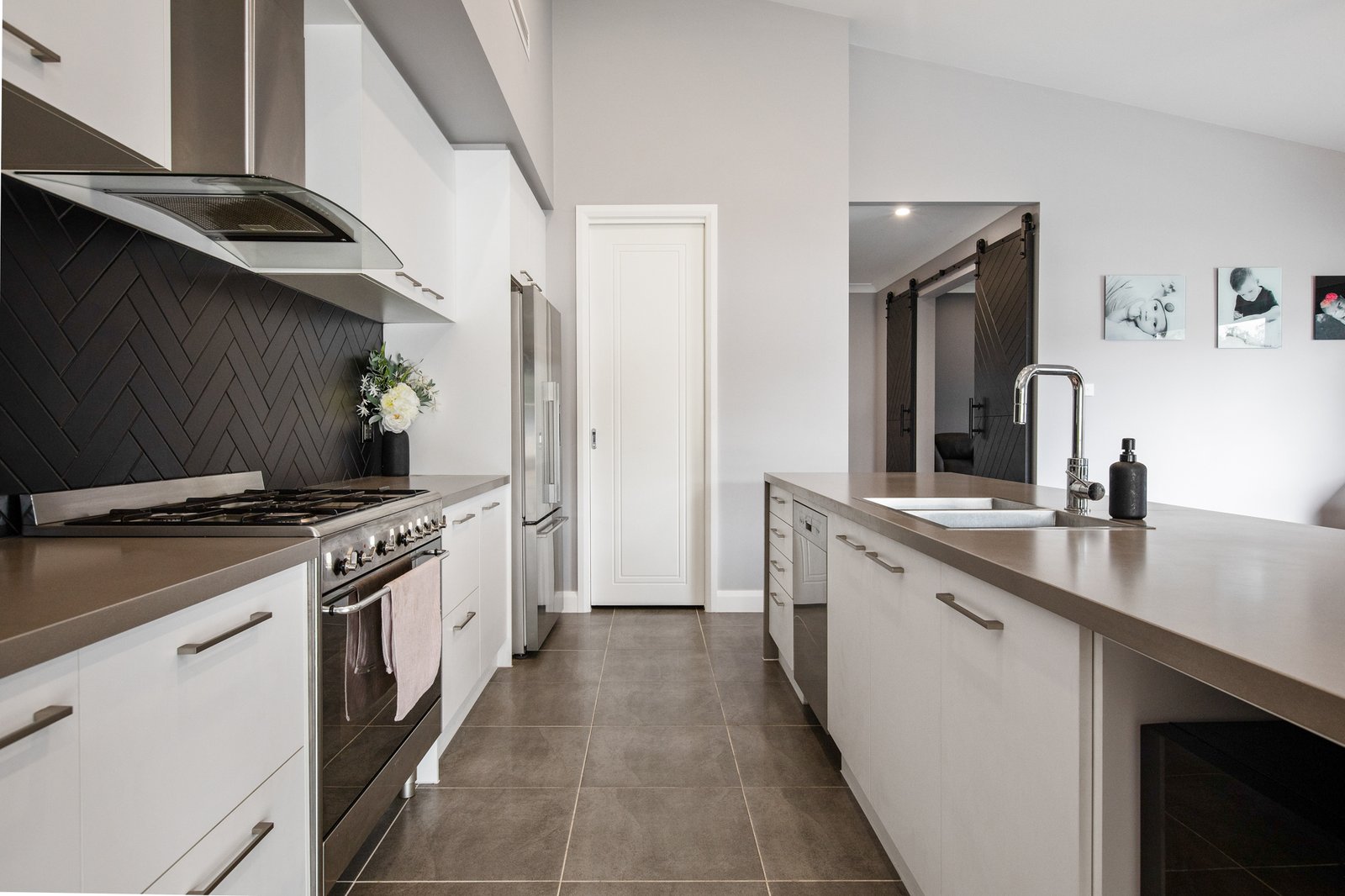 8 Emerton Road NORTH ROTHBURY 8