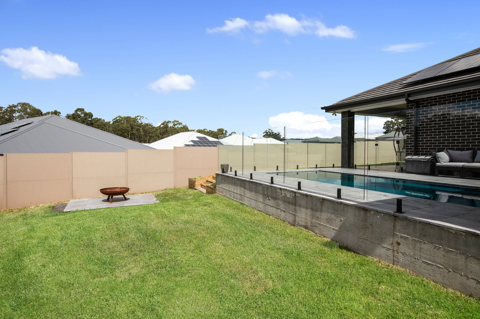 8 Emerton Road NORTH ROTHBURY 23