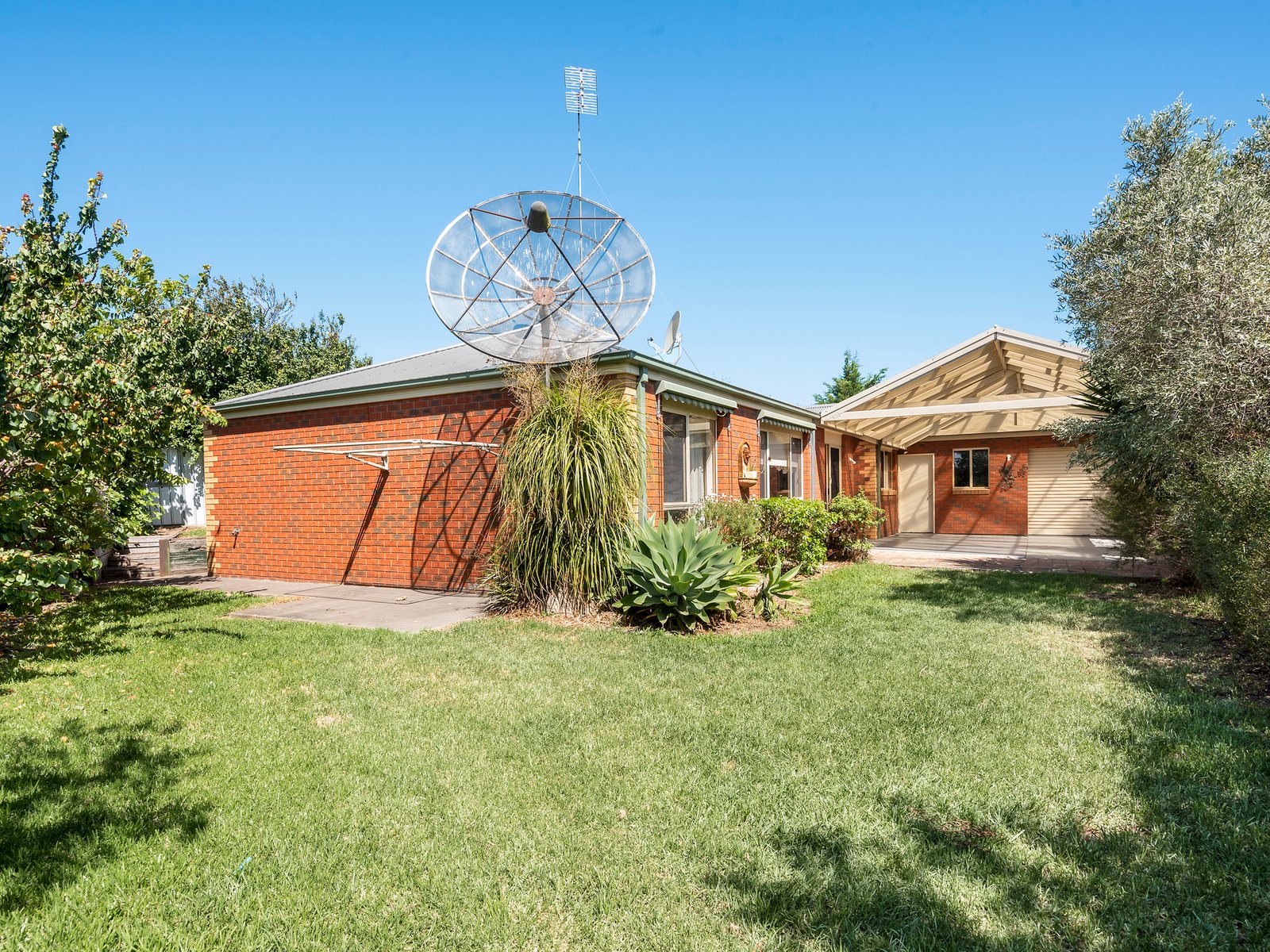 Real Estate and Property in 8 Emma Court, Leopold, VIC
