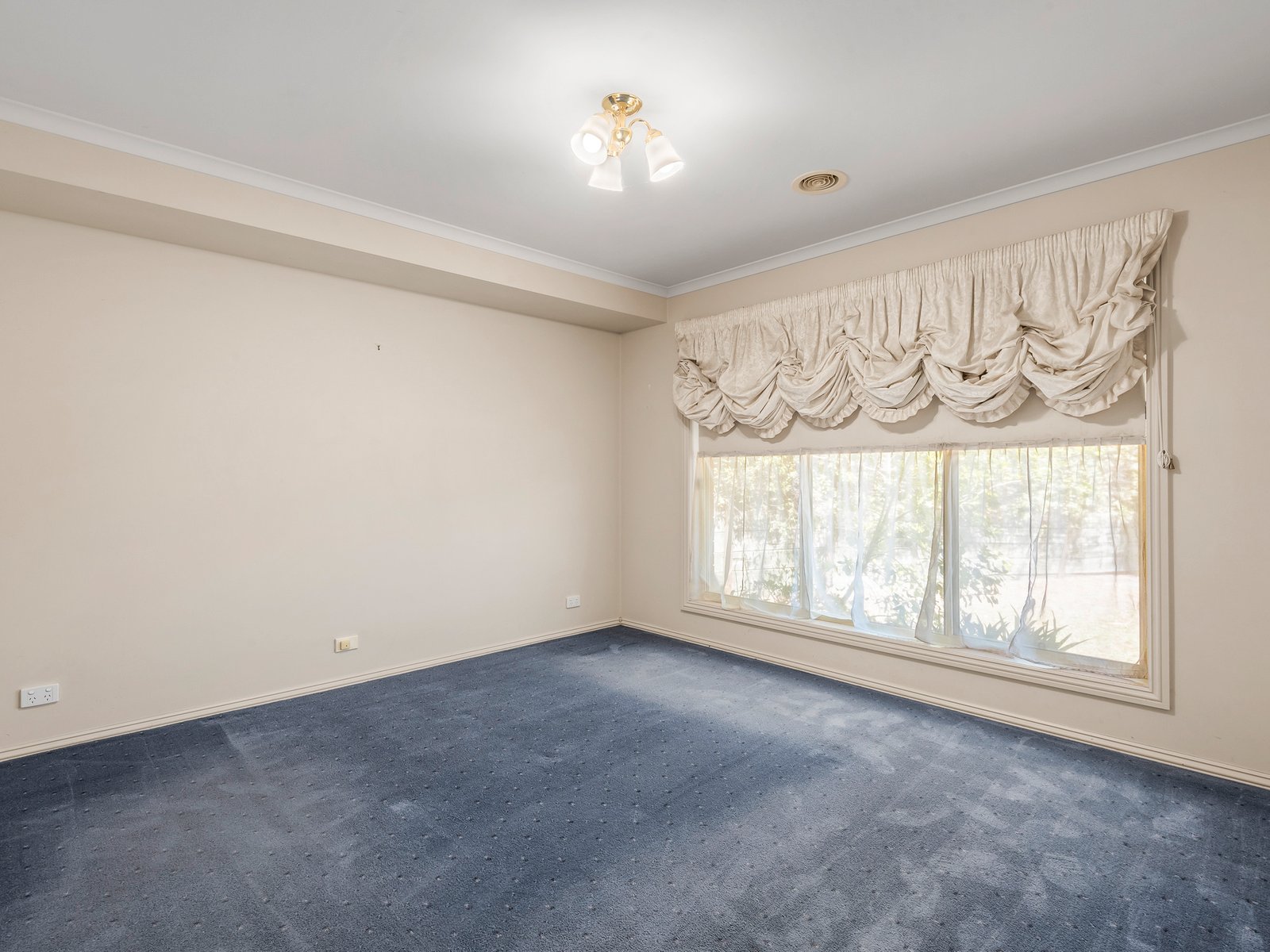 Real Estate and Property in 8 Emma Court, Leopold, VIC