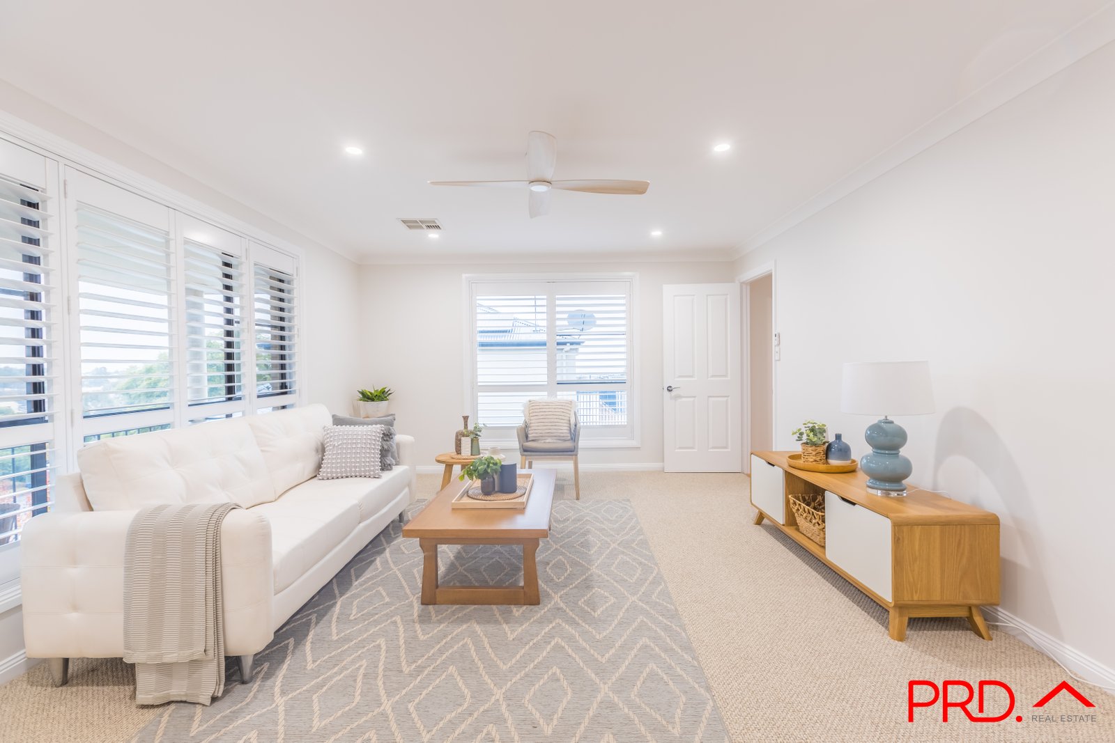 8 Errol Place TAMWORTH 3