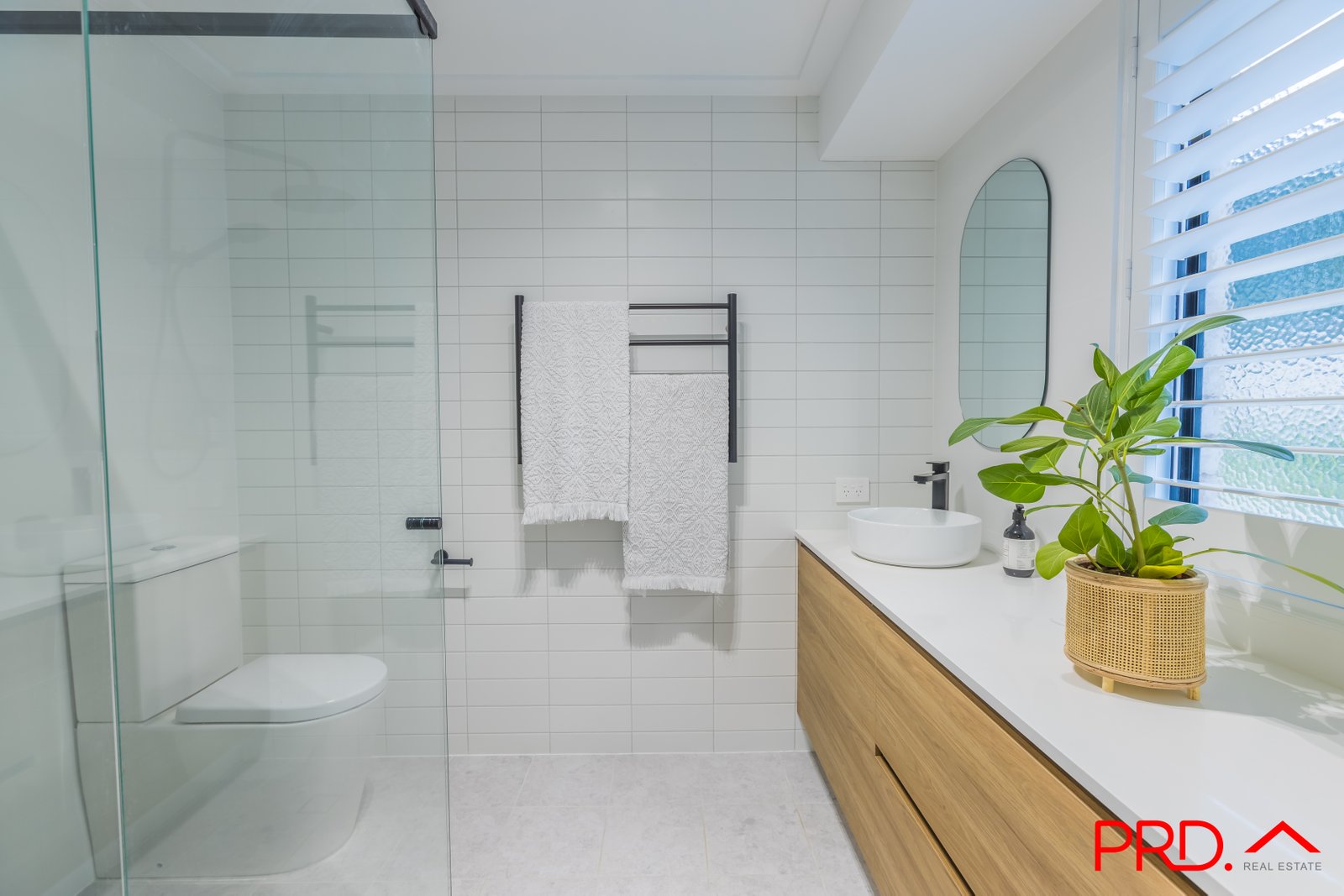 8 Errol Place TAMWORTH 14