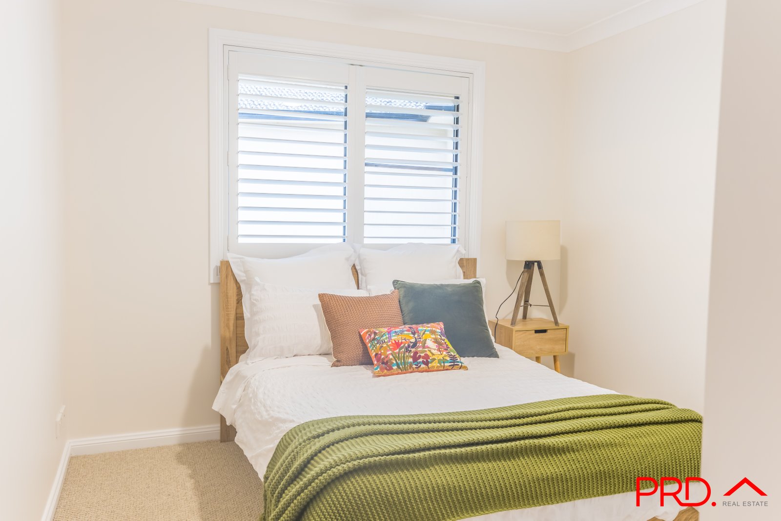8 Errol Place TAMWORTH 15