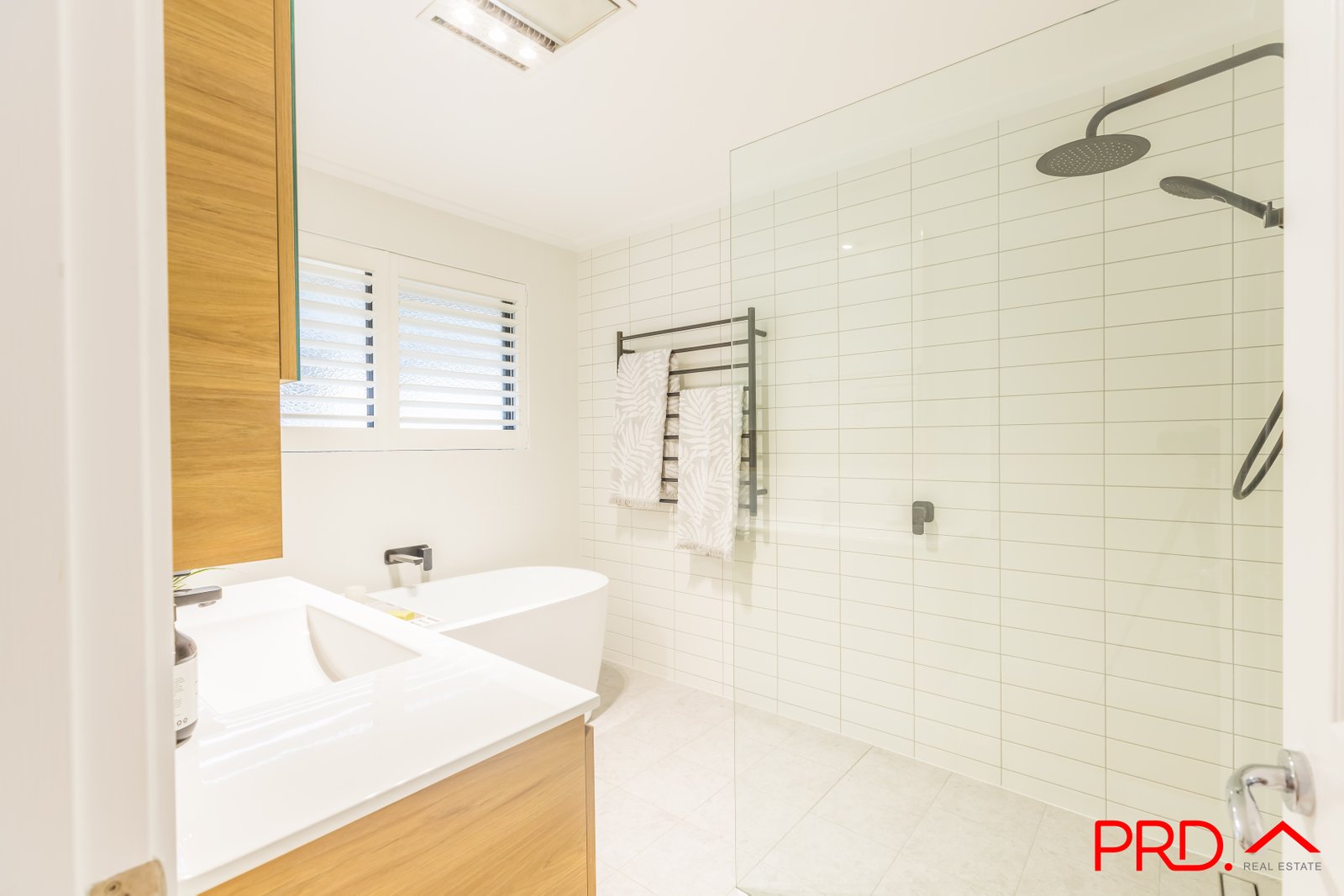 8 Errol Place TAMWORTH 18