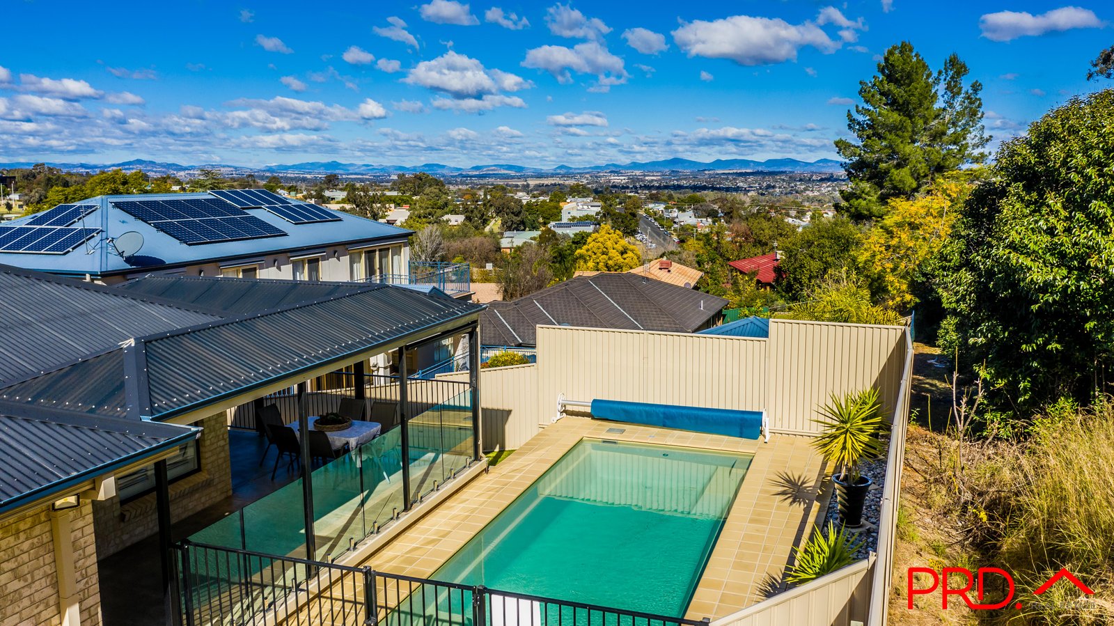 8 Errol Place TAMWORTH 21