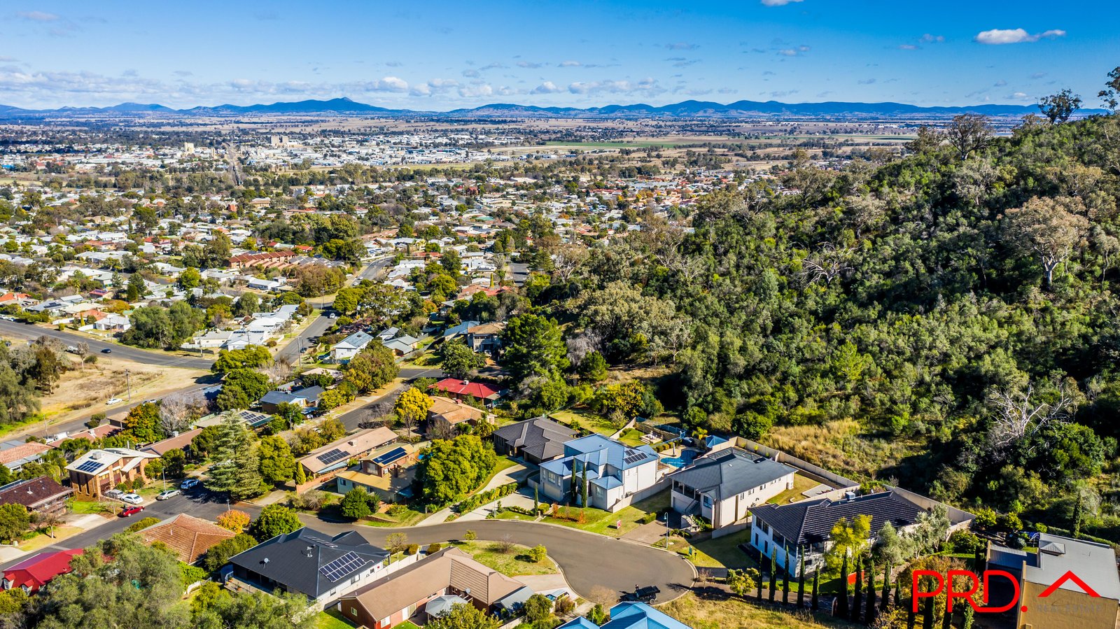 8 Errol Place TAMWORTH 24