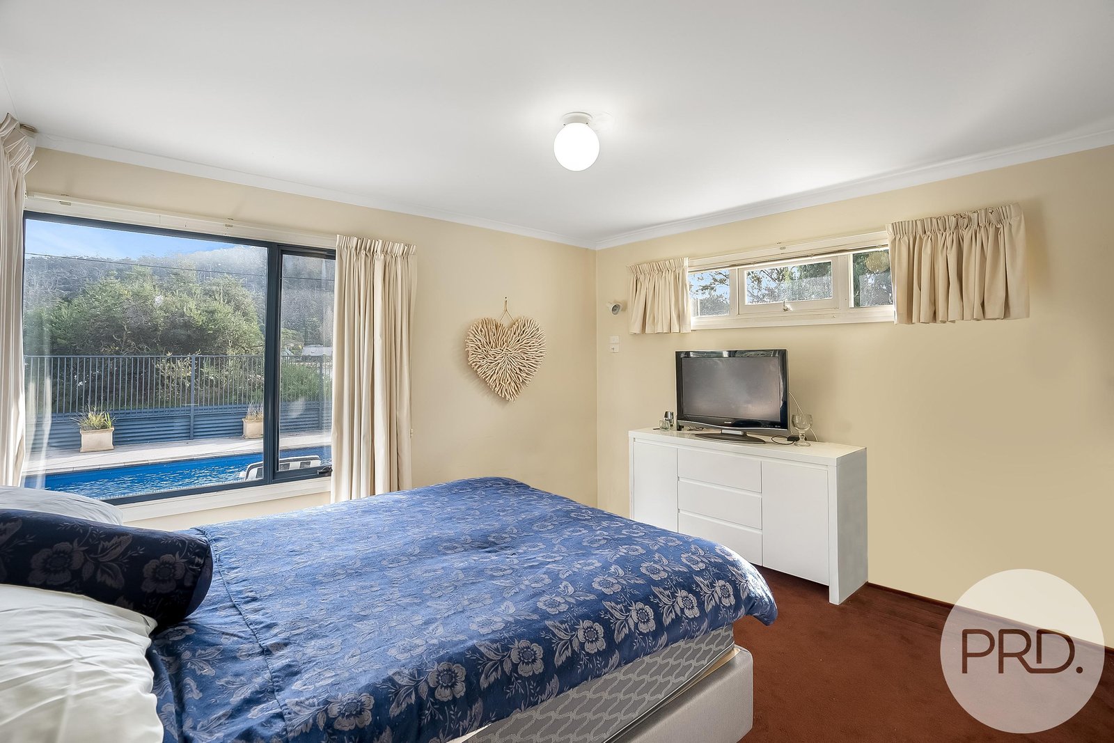 8 Esplanade  ORFORD 12