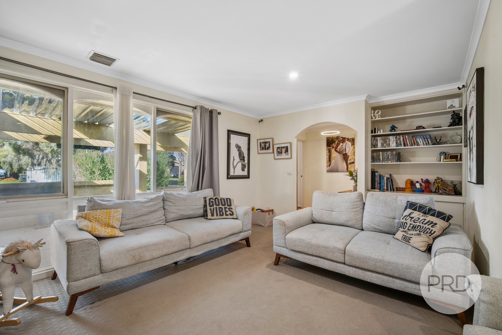 8 Eyre Street LAKE ALBERT 5