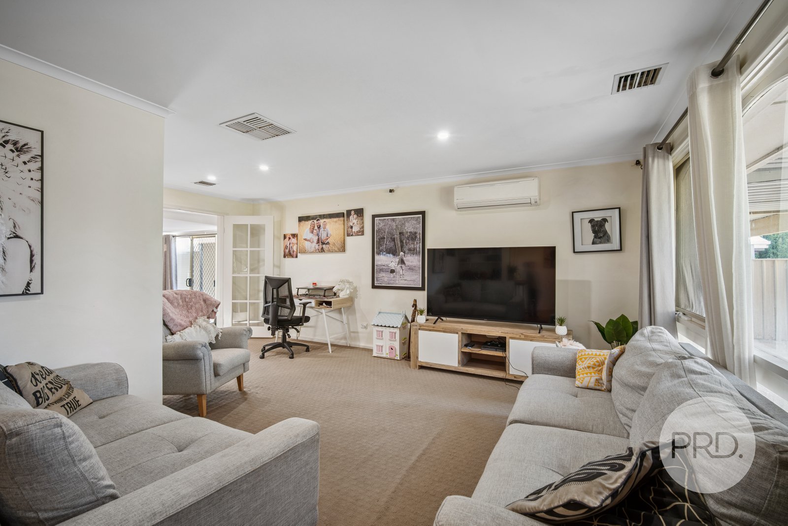 8 Eyre Street LAKE ALBERT 6