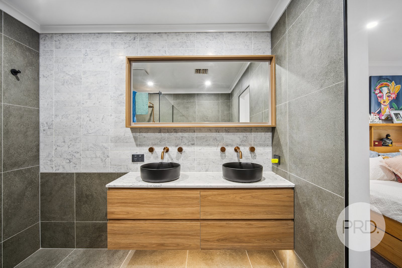 8 Eyre Street LAKE ALBERT 15