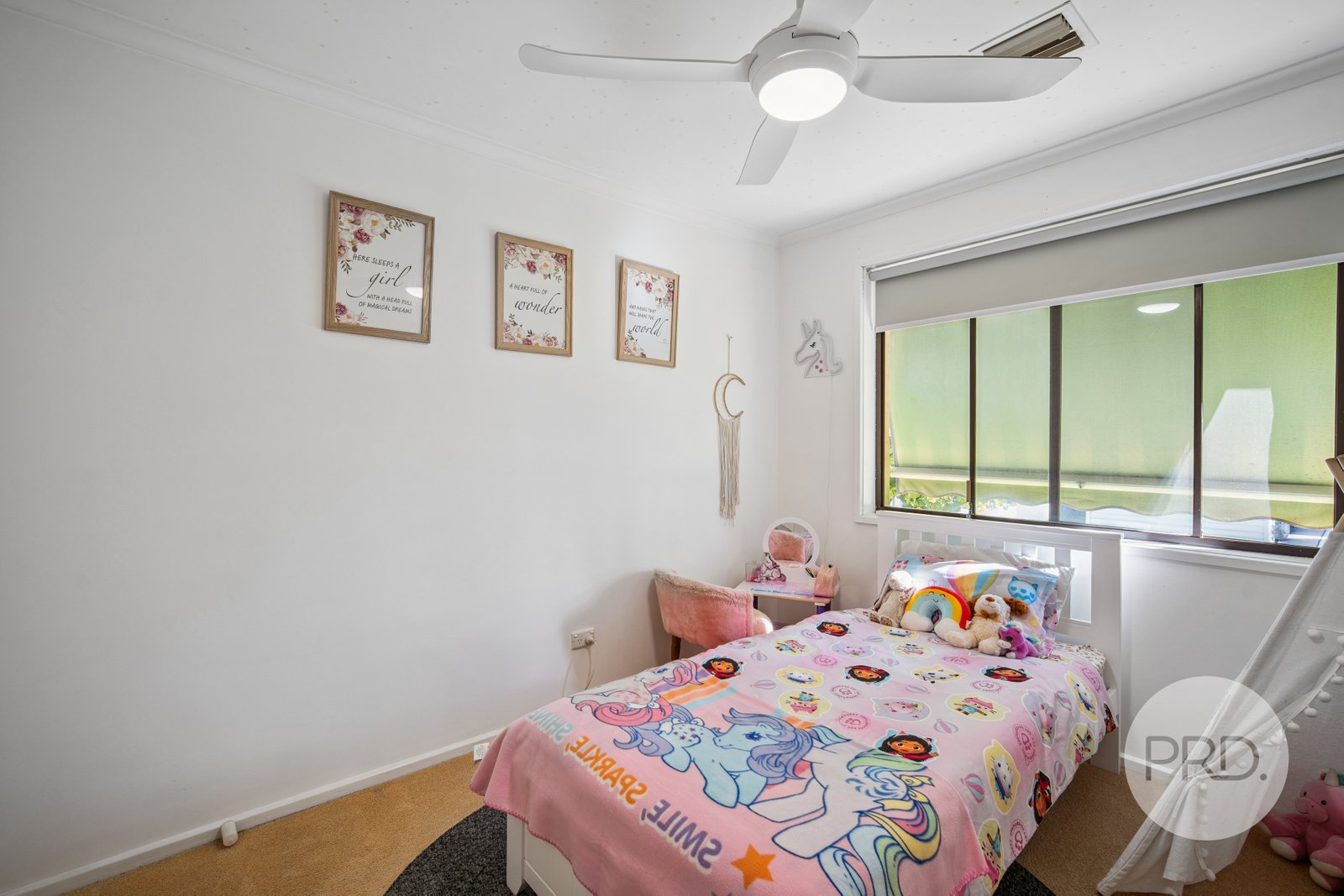 8 Eyre Street LAKE ALBERT 18