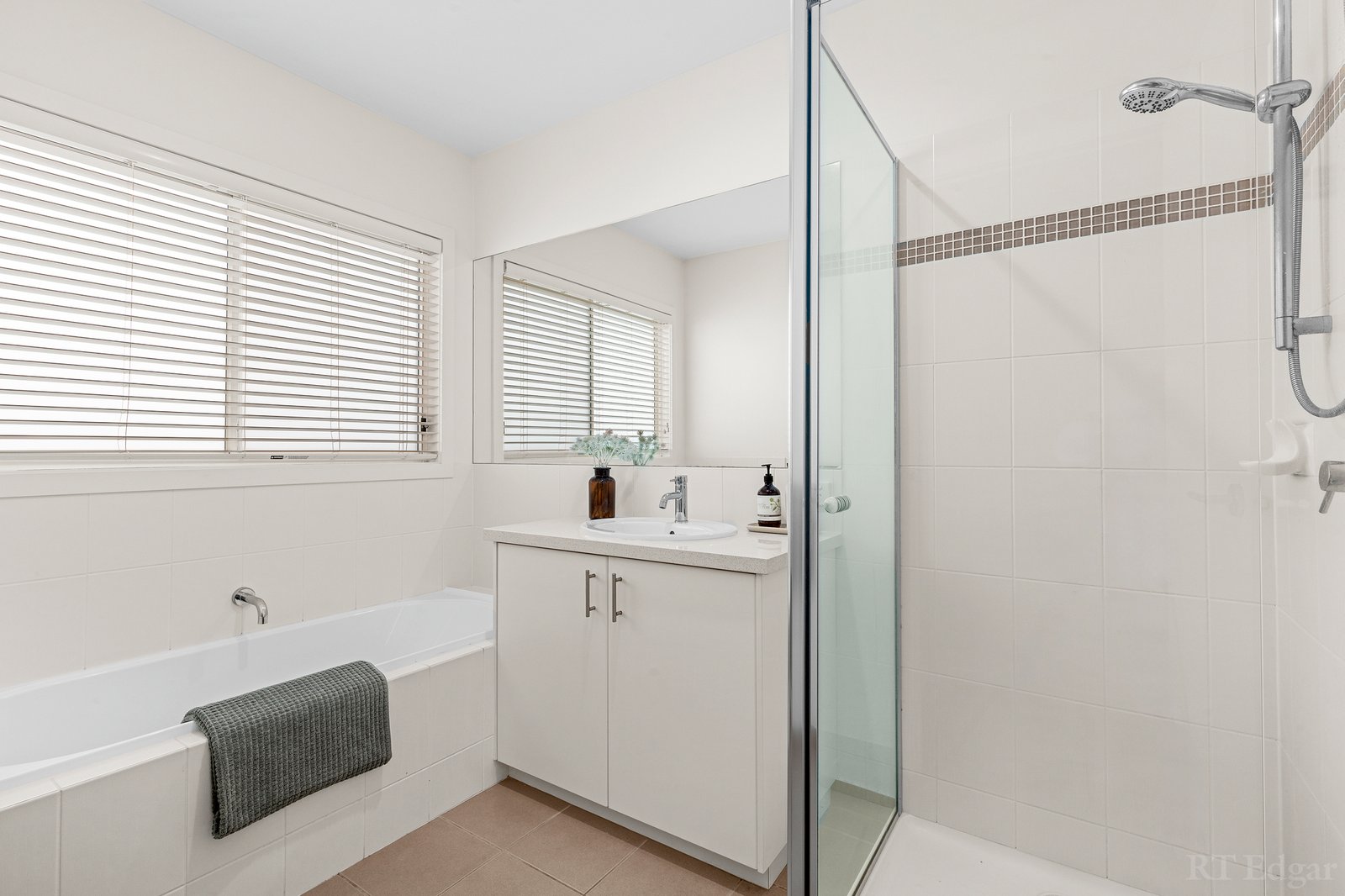 Real Estate and Property in 8 Fernleigh Place, Ocean Grove, VIC