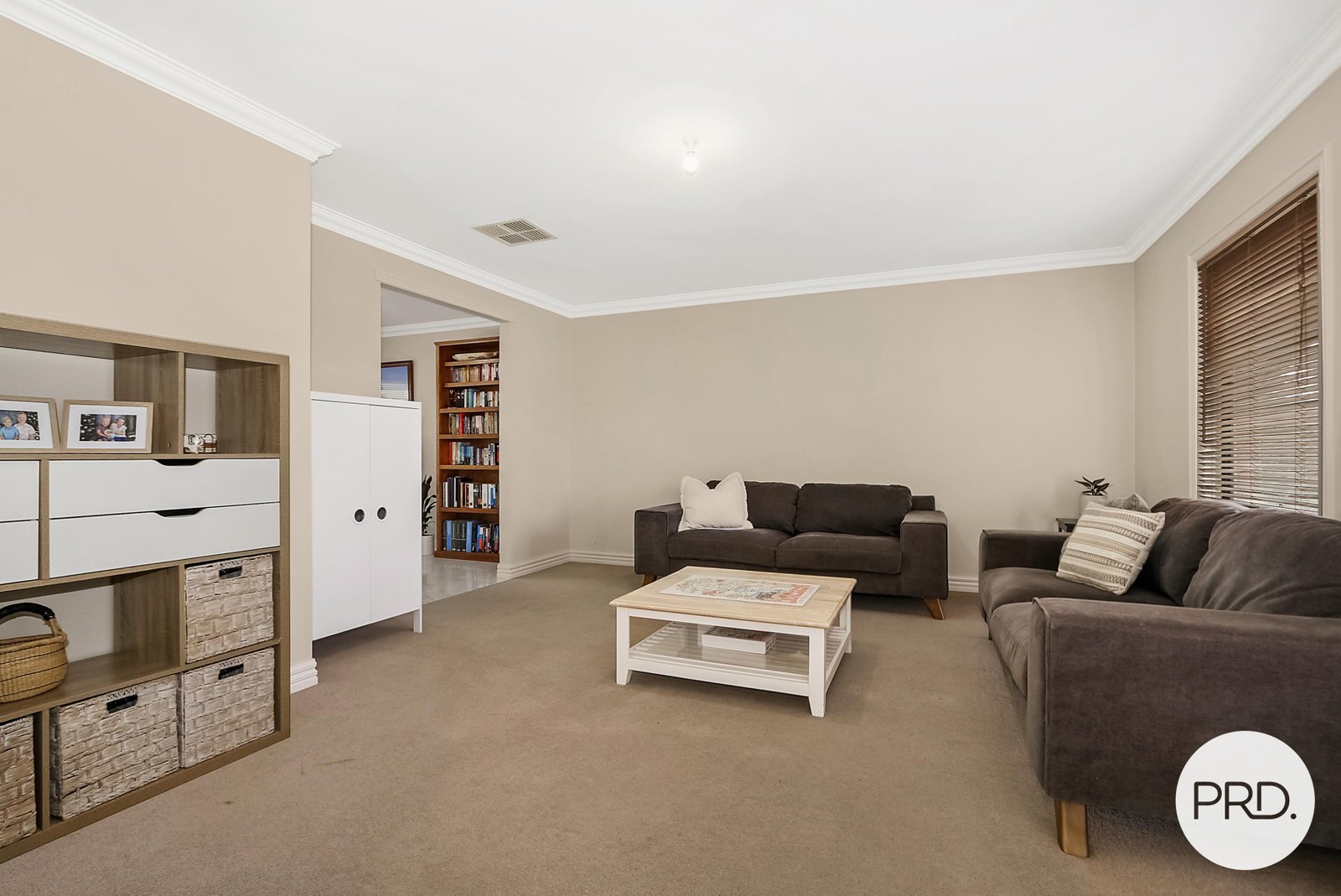 8 Finke Court HAMILTON VALLEY 10
