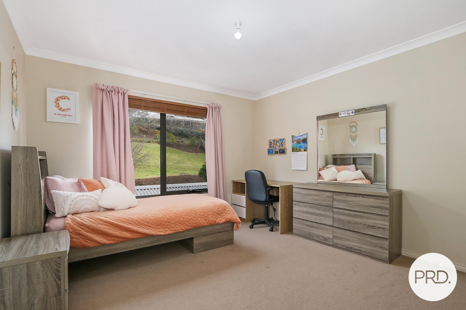 8 Finke Court HAMILTON VALLEY 15