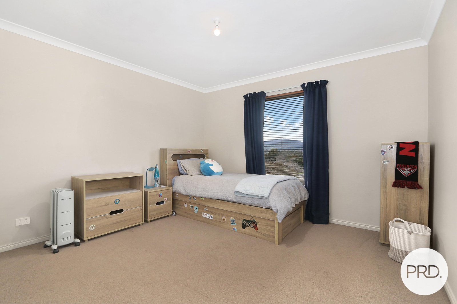 8 Finke Court HAMILTON VALLEY 16
