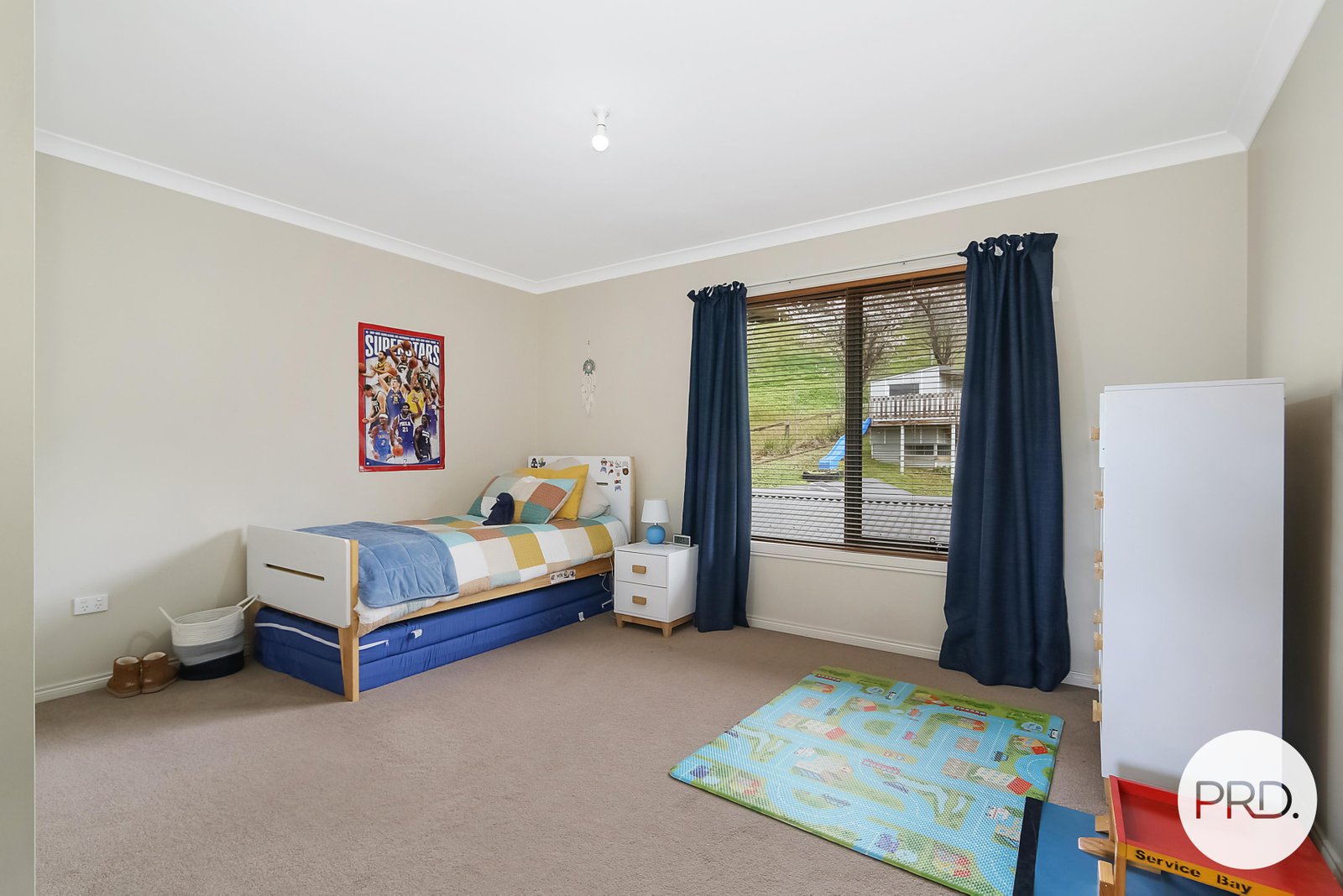 8 Finke Court HAMILTON VALLEY 17