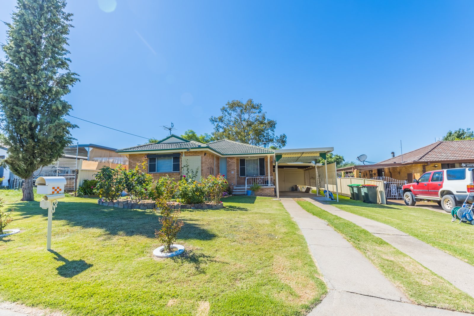 8 Fisher Road TAMWORTH NSW 2340