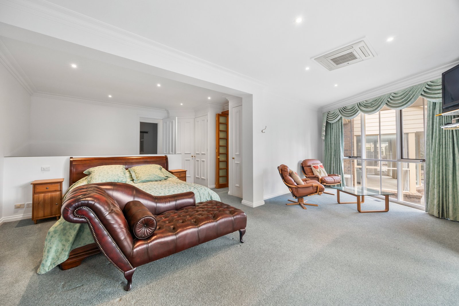 8 Fisken Road MOUNT HELEN 6