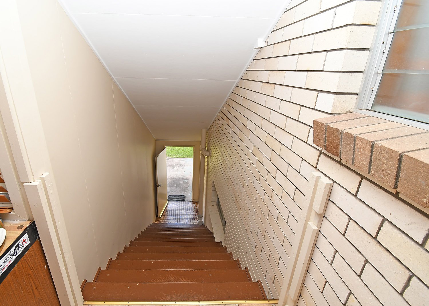 8 Flynn Court URRAWEEN 17