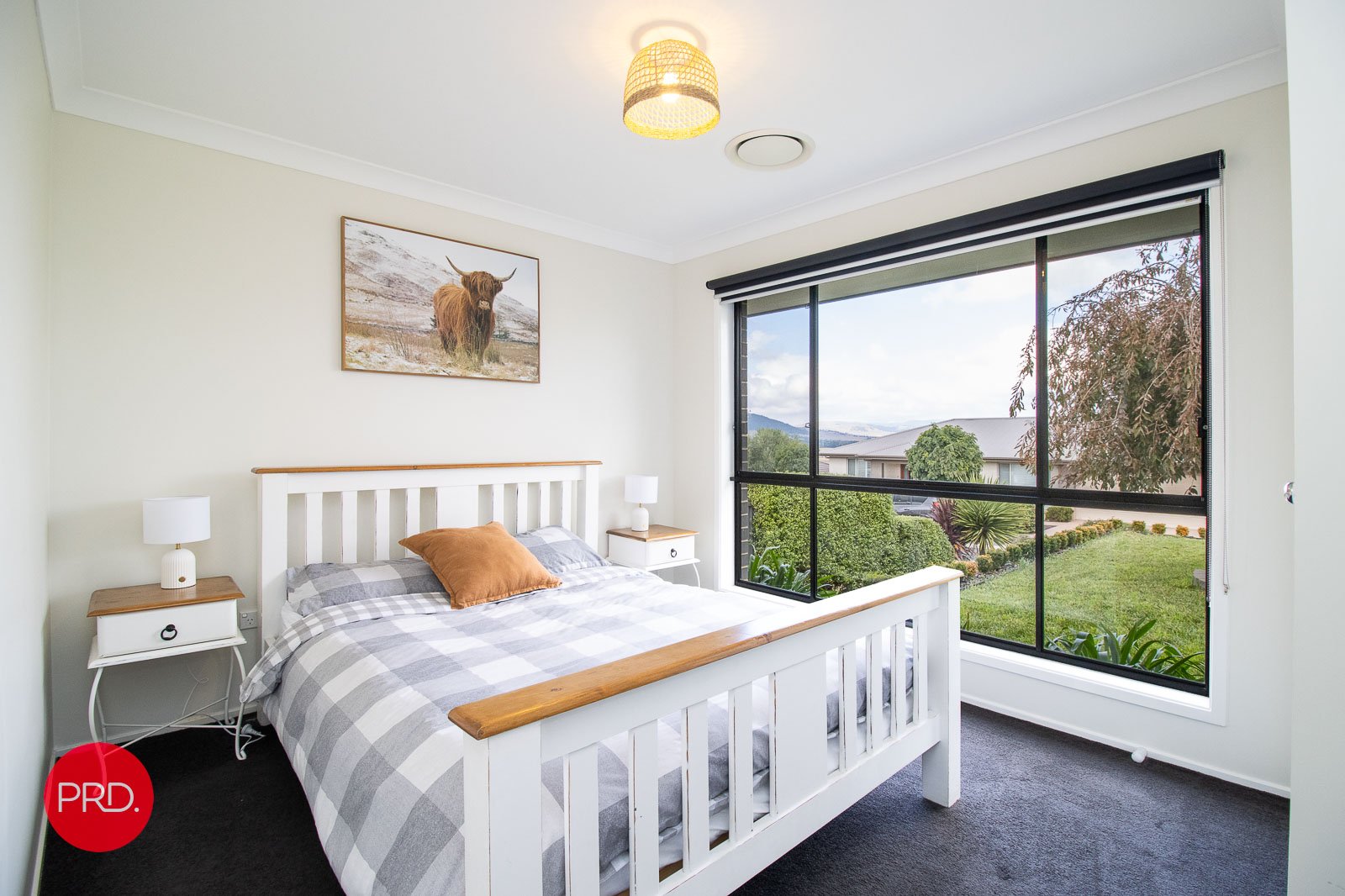 8 Flynn Place BUNGENDORE 11