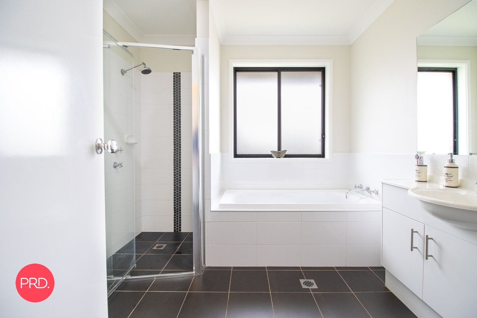 8 Flynn Place BUNGENDORE 14