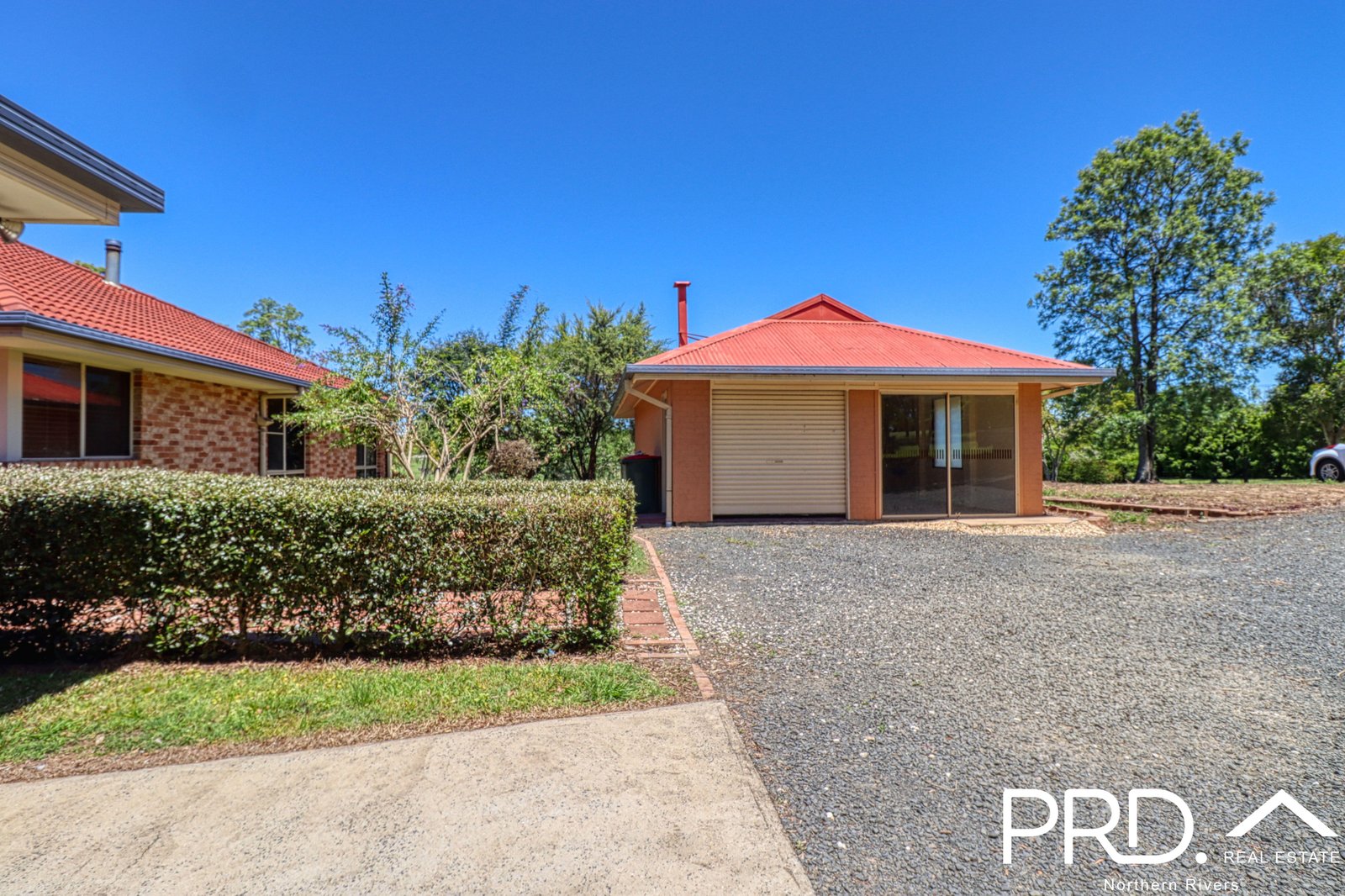 8 Forest Grove Road FAIRY HILL 3