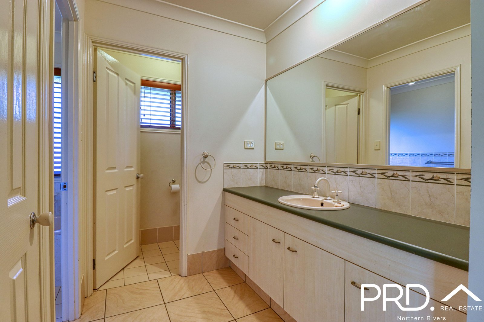 8 Forest Grove Road FAIRY HILL 26