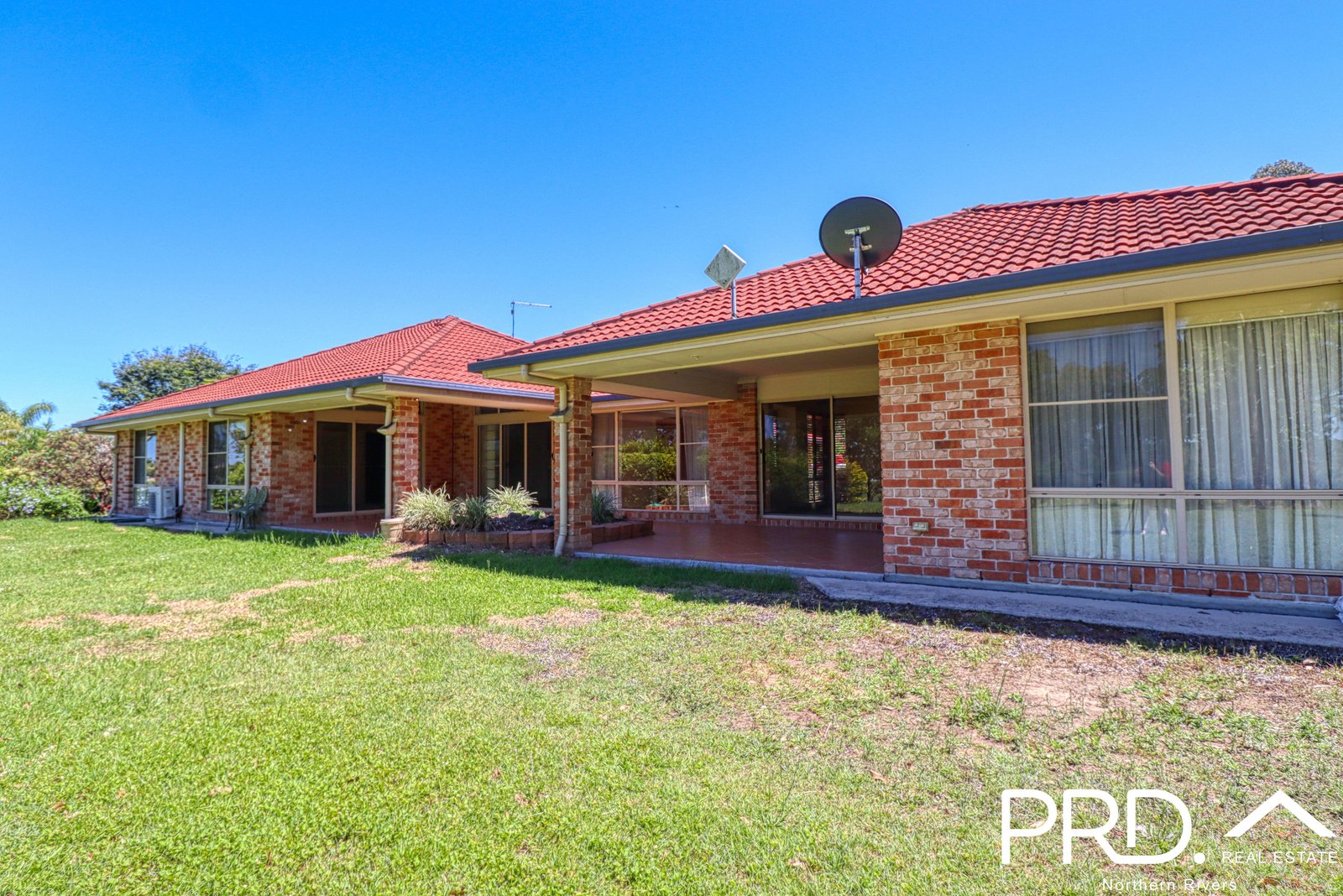 8 Forest Grove Road FAIRY HILL 4