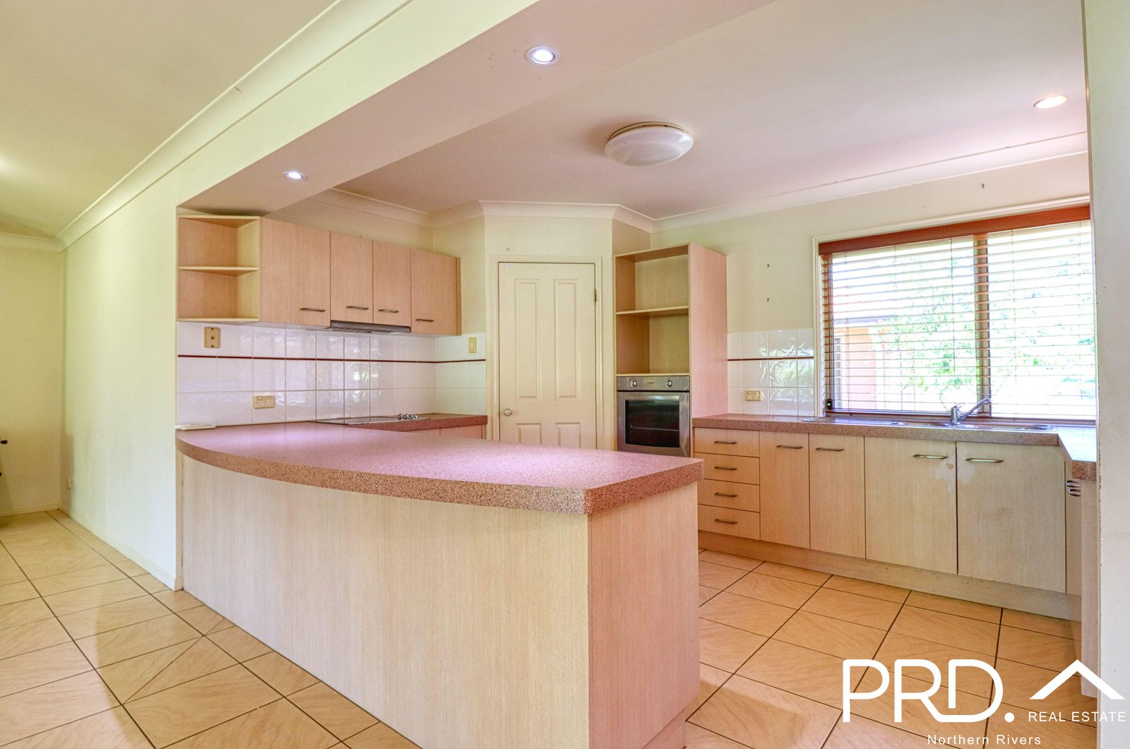 8 Forest Grove Road FAIRY HILL 10