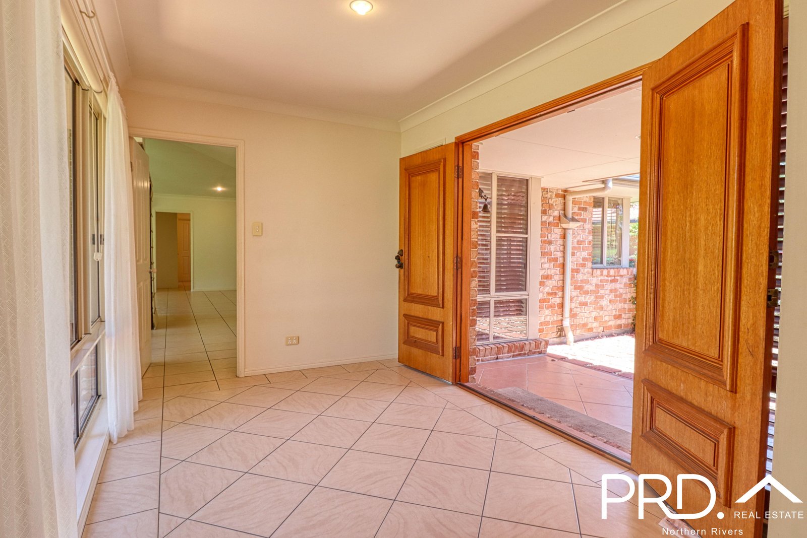 8 Forest Grove Road FAIRY HILL 32