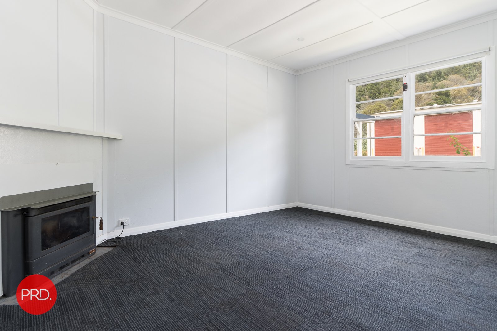 8 Foxlow Street, CAPTAINS FLAT NSW 2623