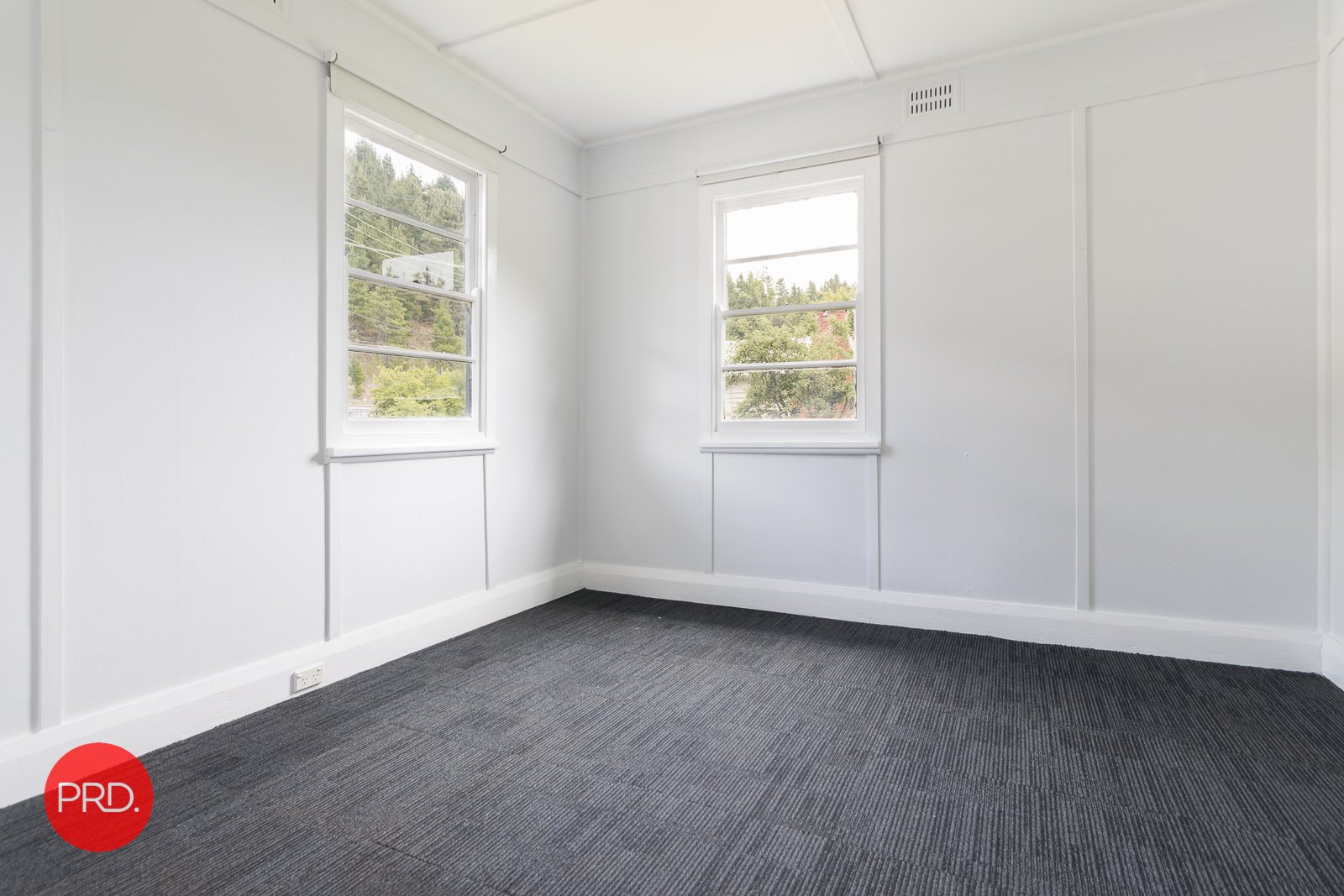 8 Foxlow Street, CAPTAINS FLAT NSW 2623