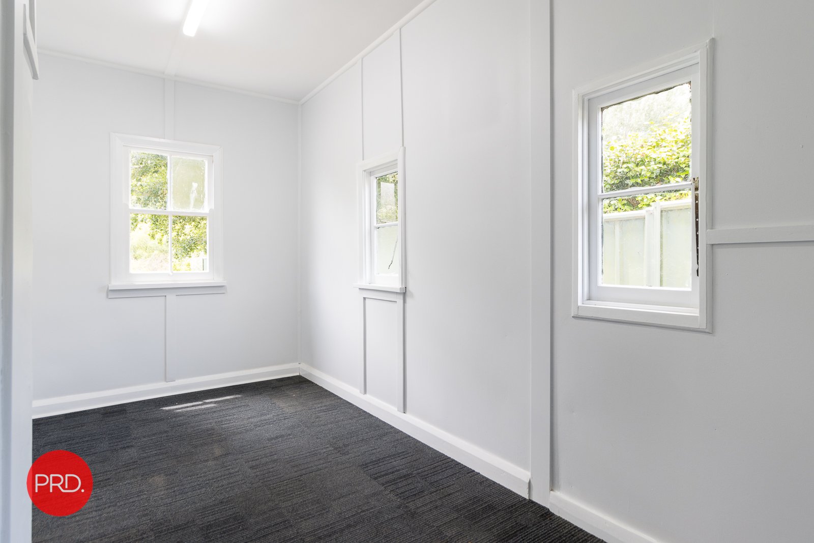8 Foxlow Street CAPTAINS FLAT 12