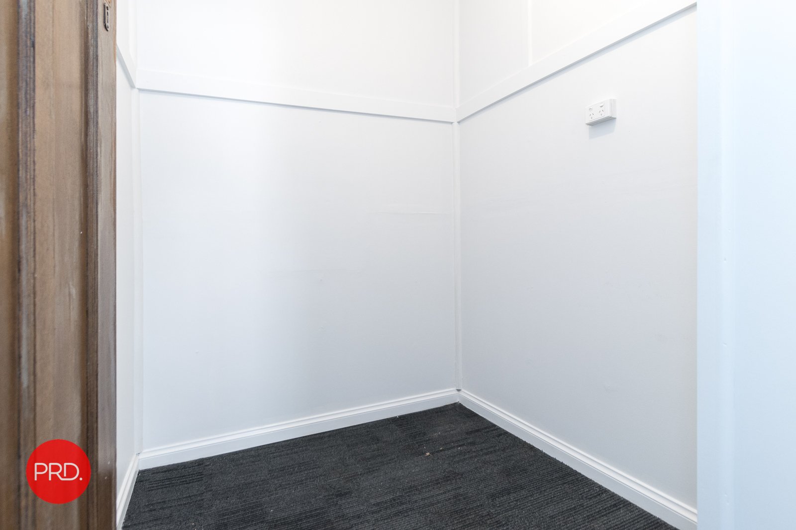 8 Foxlow Street CAPTAINS FLAT 13