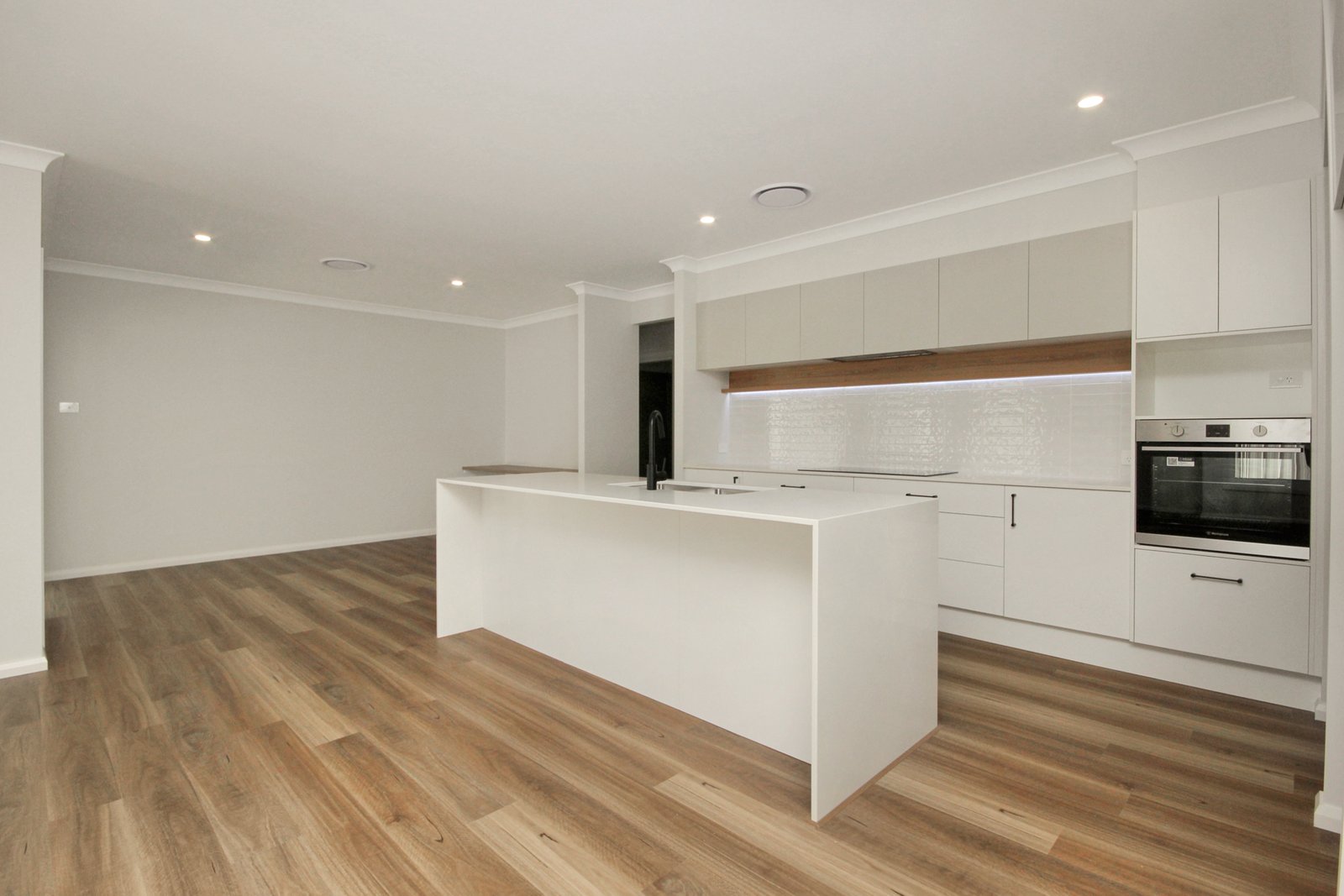 8 Ganges Court DUNBOGAN 2