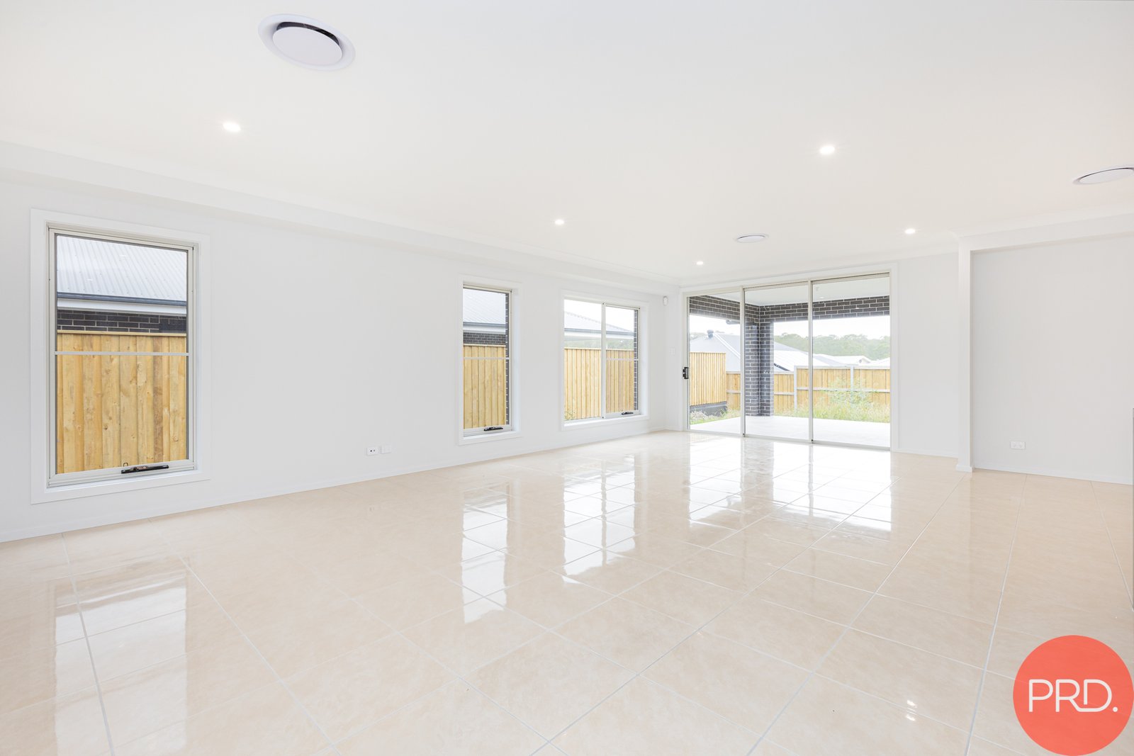 8 Garrison Way CHISHOLM 6