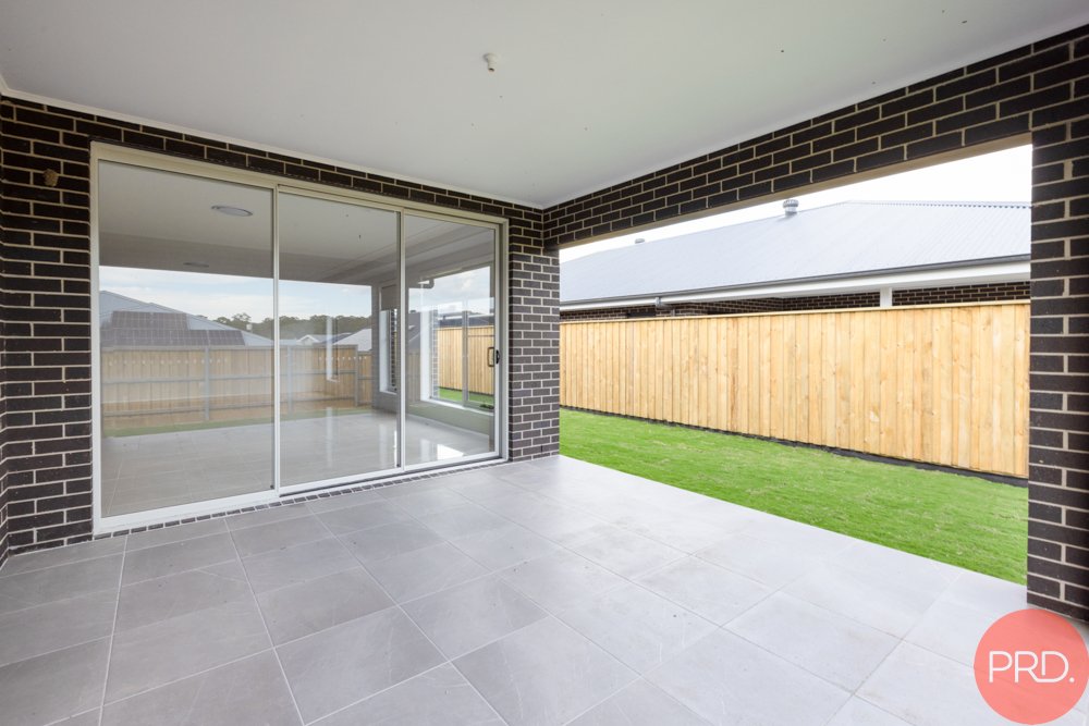 8 Garrison Way CHISHOLM 16