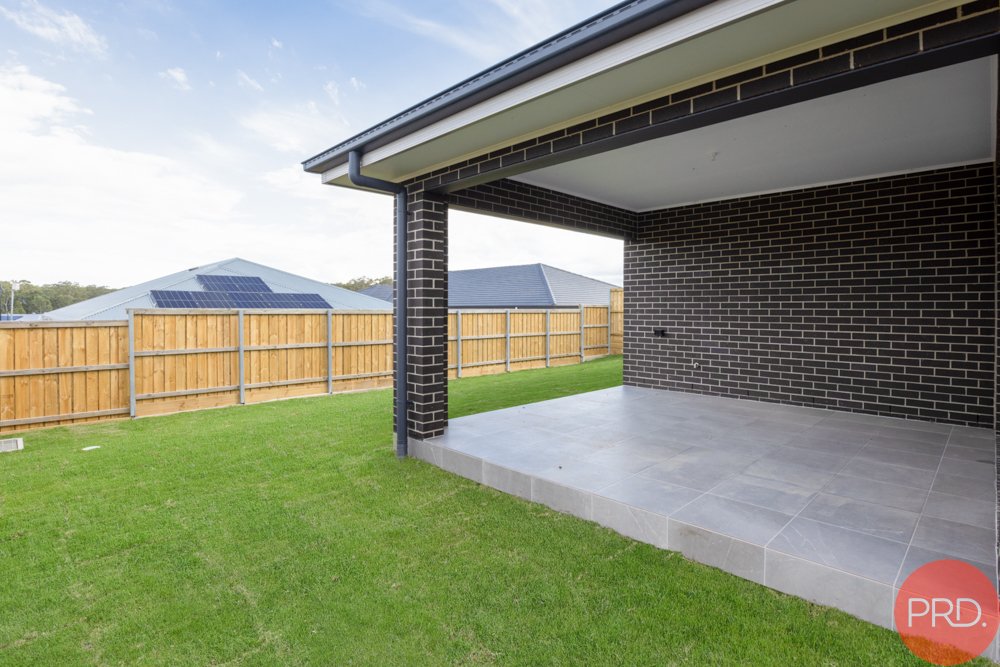 8 Garrison Way CHISHOLM 17