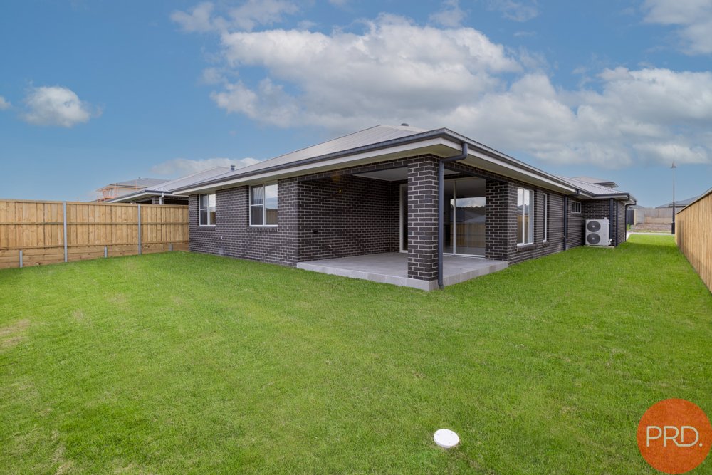 8 Garrison Way CHISHOLM 18