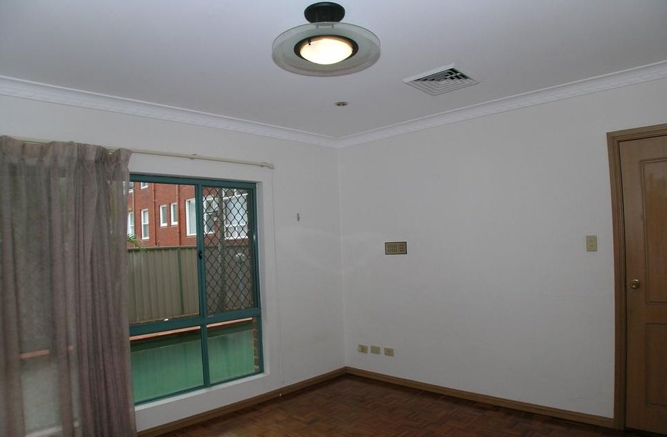 8 General Holmes Drive BRIGHTON LE SANDS 2